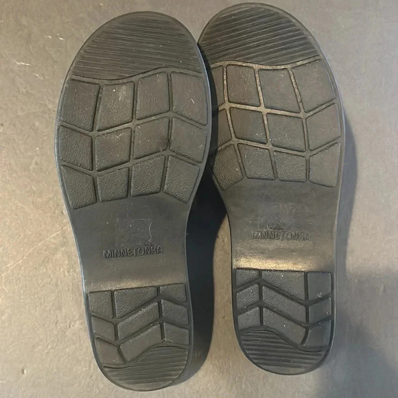 Minnetonka Red Leather Floral Slip On Sandals Size 9 - Picture 7 of 8